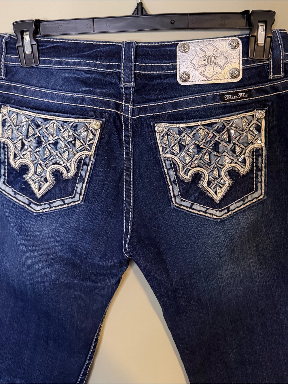 Gorgeous Y2K Like New Miss Me Signature Skinny Jeans Embellishments 31” Inseam